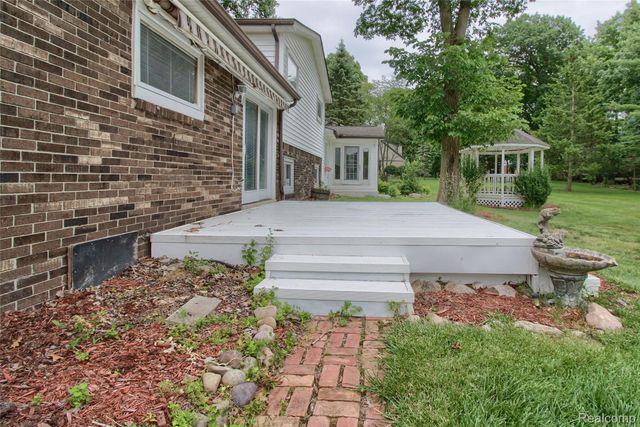 8695 Stout Avenue, Grosse Ile Township, MI 48138