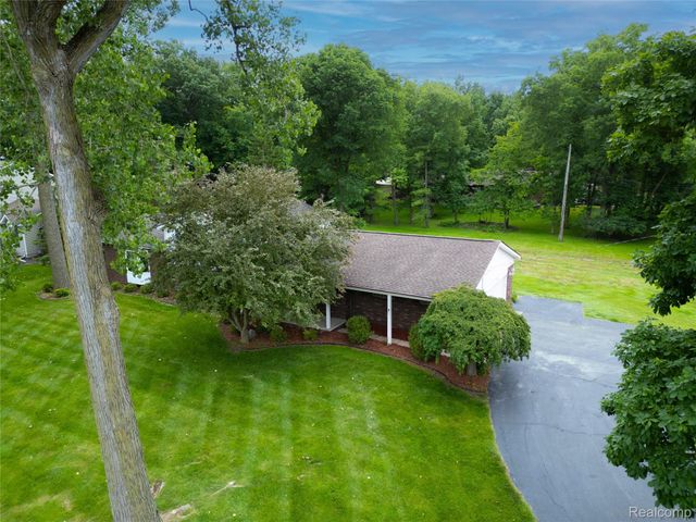 8695 Stout Avenue, Grosse Ile Township, MI 48138