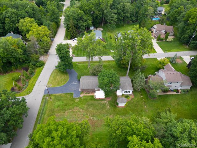 8695 Stout Avenue, Grosse Ile Township, MI 48138