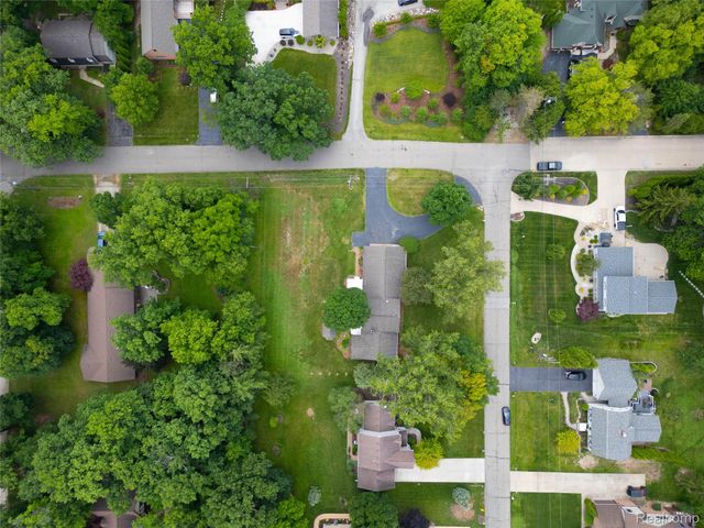 8695 Stout Avenue, Grosse Ile Township, MI 48138