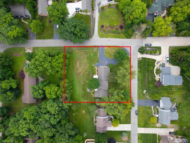 8695 Stout Avenue, Grosse Ile Township, MI 48138