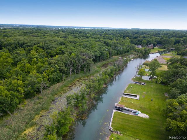 8695 Stout Avenue, Grosse Ile Township, MI 48138