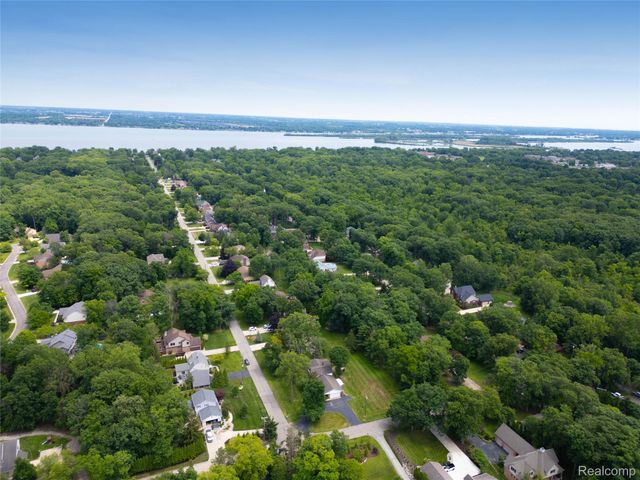 8695 Stout Avenue, Grosse Ile Township, MI 48138