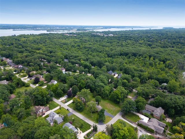 8695 Stout Avenue, Grosse Ile Township, MI 48138