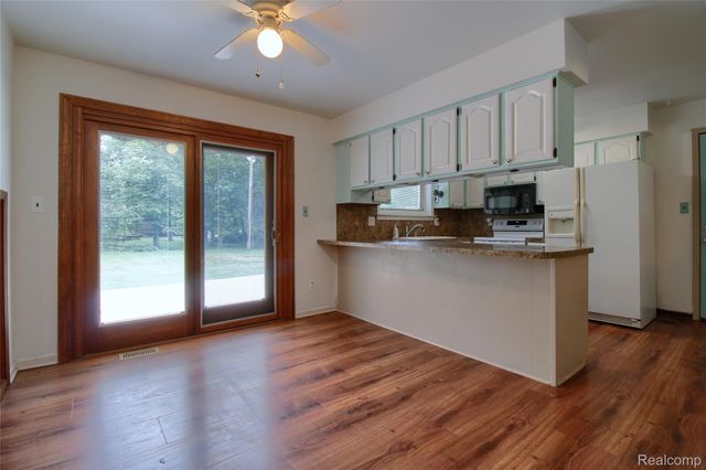 8695 Stout Avenue, Grosse Ile Township, MI 48138