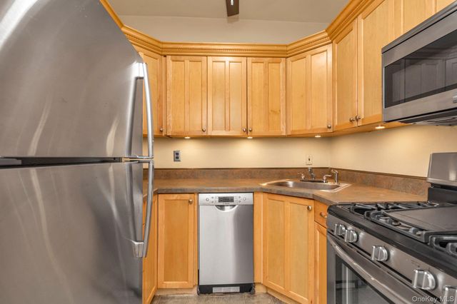 55 Grand Avenue 2A, Rockville Centre, NY 11570