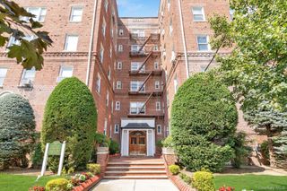 55 Grand Avenue 2A, Rockville Centre, NY 11570