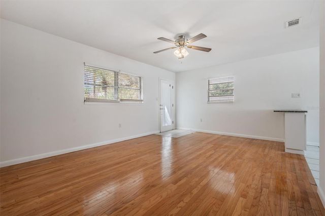 3219 W OBISPO STREET B, Tampa, FL 33629