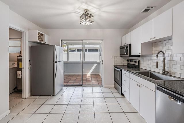 3219 W OBISPO STREET B, Tampa, FL 33629