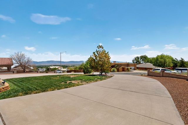 1407 VALLEY VIEW Drive SW, Los Lunas, NM 87031