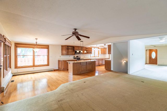 2406 Wood STREET, La Crosse, WI 54603