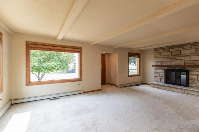 2406 Wood STREET, La Crosse, WI 54603