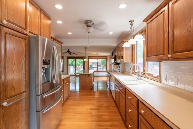 2406 Wood STREET, La Crosse, WI 54603
