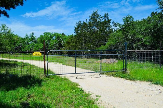560 Longview RD, Dripping Springs, TX 78620