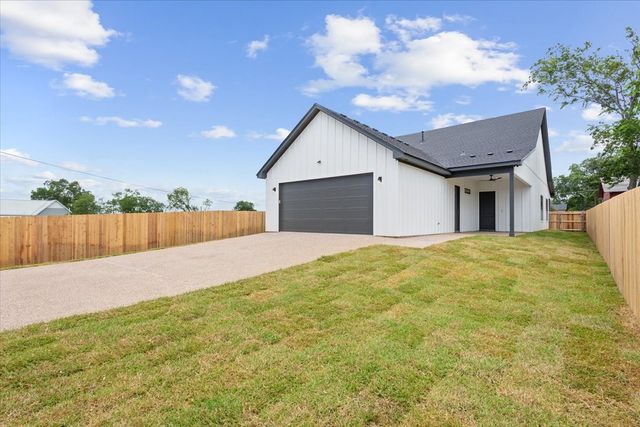 107 N Jena Street, Riesel, TX 76682