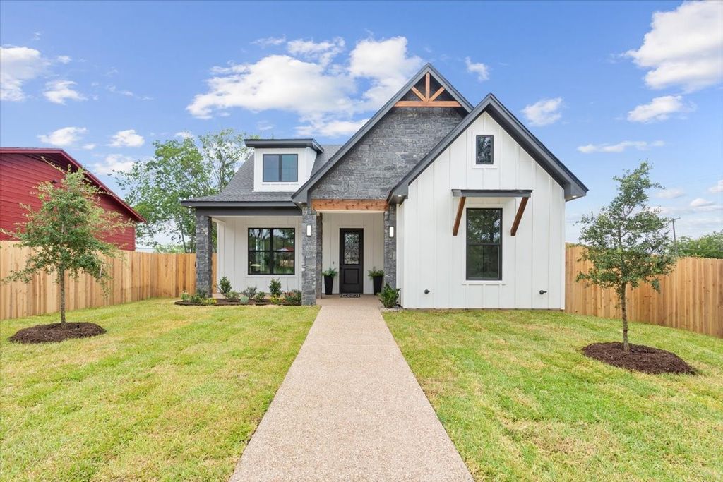 107 N Jena Street, Riesel, TX 76682