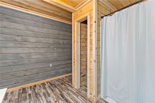 2629 River Dr, Jamestown, PA 16134