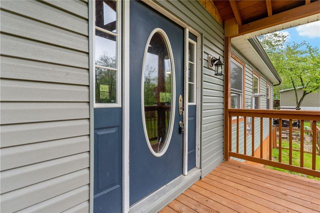 2629 River Dr, Jamestown, PA 16134