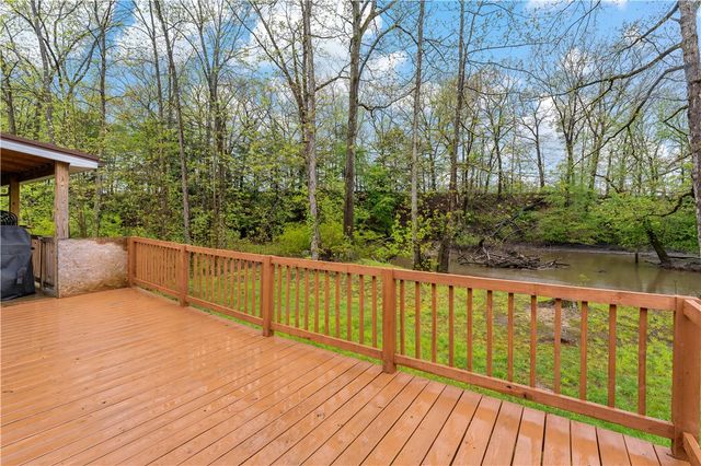 2629 River Dr, Jamestown, PA 16134