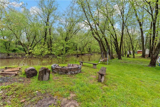 2629 River Dr, Jamestown, PA 16134