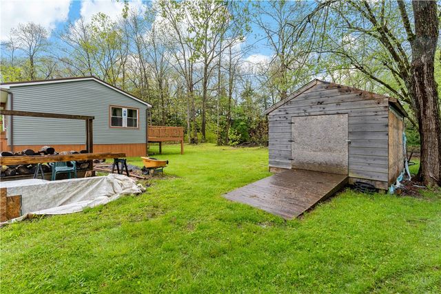 2629 River Dr, Jamestown, PA 16134