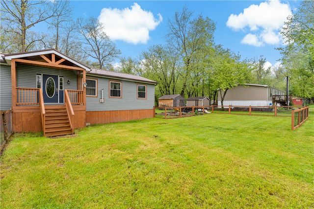 2629 River Dr, Jamestown, PA 16134