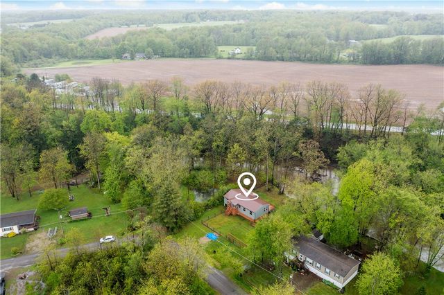 2629 River Dr, Jamestown, PA 16134