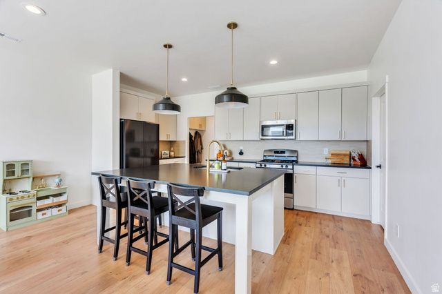 985 S 950 W, American Fork, UT 84003