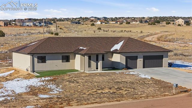 1619 N Calle Rosa Drive, Pueblo, CO 81007