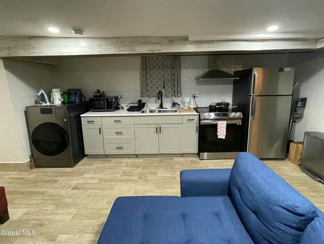 155 Chestnut Street Garden Apt, Albany, NY 12210