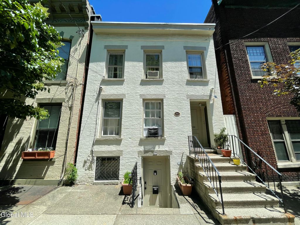 155 Chestnut Street Garden Apt, Albany, NY 12210