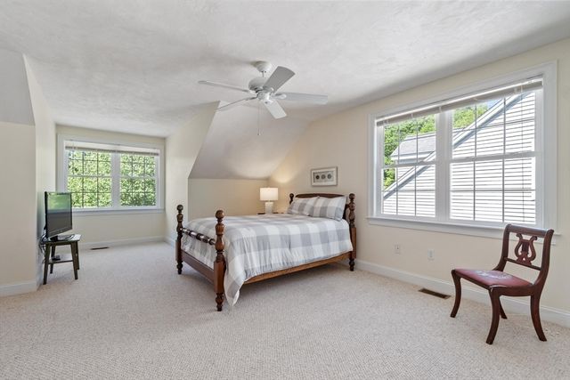 104 Summer Rd 104, Boxborough, MA 01719