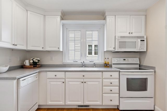 104 Summer Rd 104, Boxborough, MA 01719
