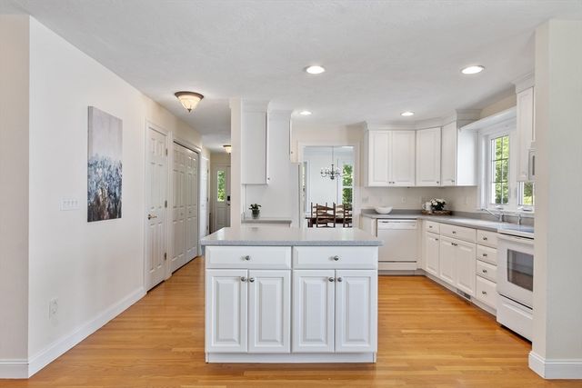 104 Summer Rd 104, Boxborough, MA 01719