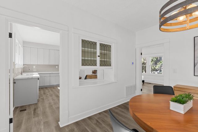 2616 Q St, Sacramento, CA 95816