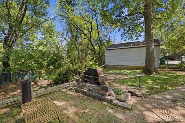 748 N Laclede Station Road, Webster Groves, MO 63119