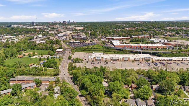 748 N Laclede Station Road, Webster Groves, MO 63119