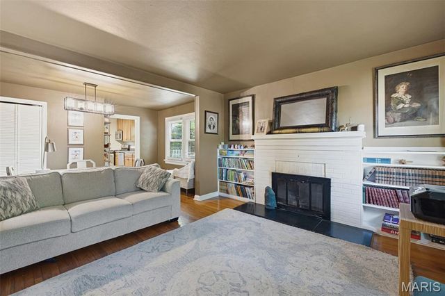 748 N Laclede Station Road, Webster Groves, MO 63119
