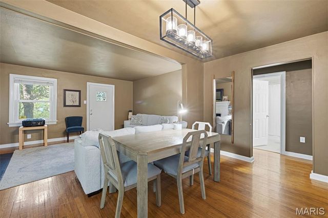 748 N Laclede Station Road, Webster Groves, MO 63119