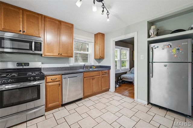 748 N Laclede Station Road, Webster Groves, MO 63119