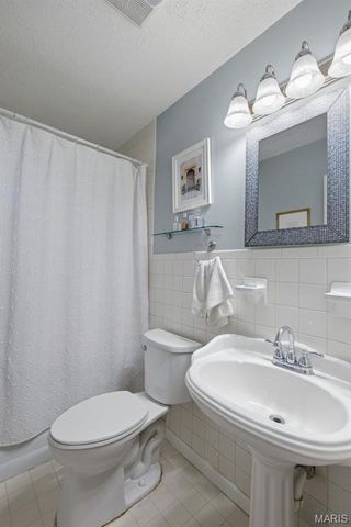 748 N Laclede Station Road, Webster Groves, MO 63119