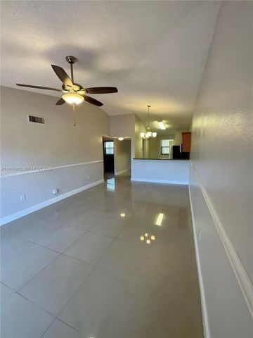 9998 Nob Hill Place 9998, Sunrise, FL 33351