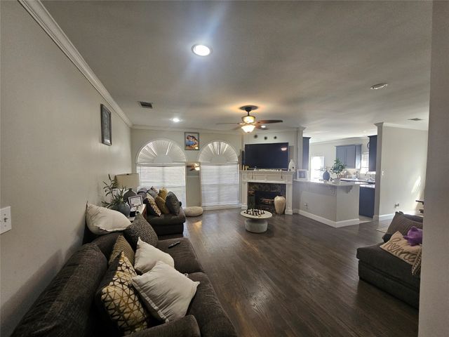 4508 Champion Hill Drive, Grand Prairie, TX 75052