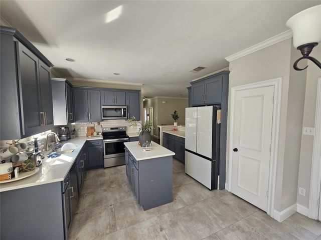 4508 Champion Hill Drive, Grand Prairie, TX 75052