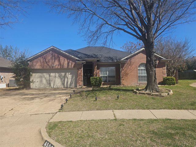 4508 Champion Hill Drive, Grand Prairie, TX 75052