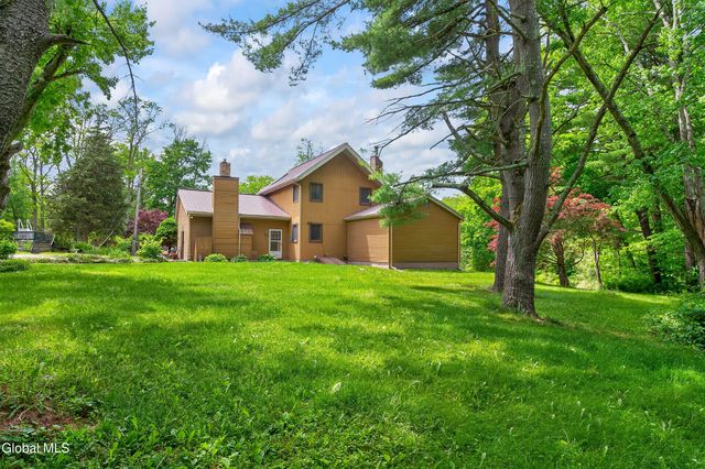 34 Guy Lane, New Baltimore, NY 12124