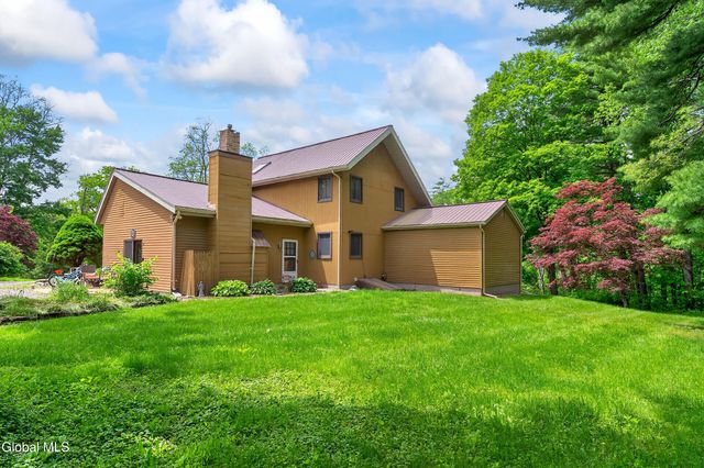 34 Guy Lane, New Baltimore, NY 12124