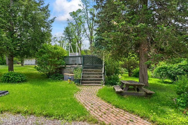 34 Guy Lane, New Baltimore, NY 12124