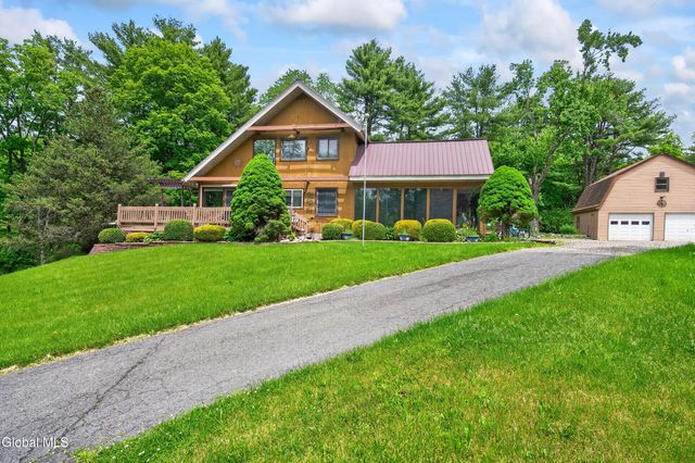 34 Guy Lane, New Baltimore, NY 12124