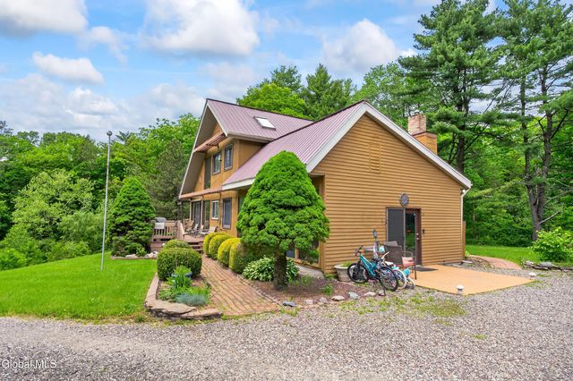 34 Guy Lane, New Baltimore, NY 12124